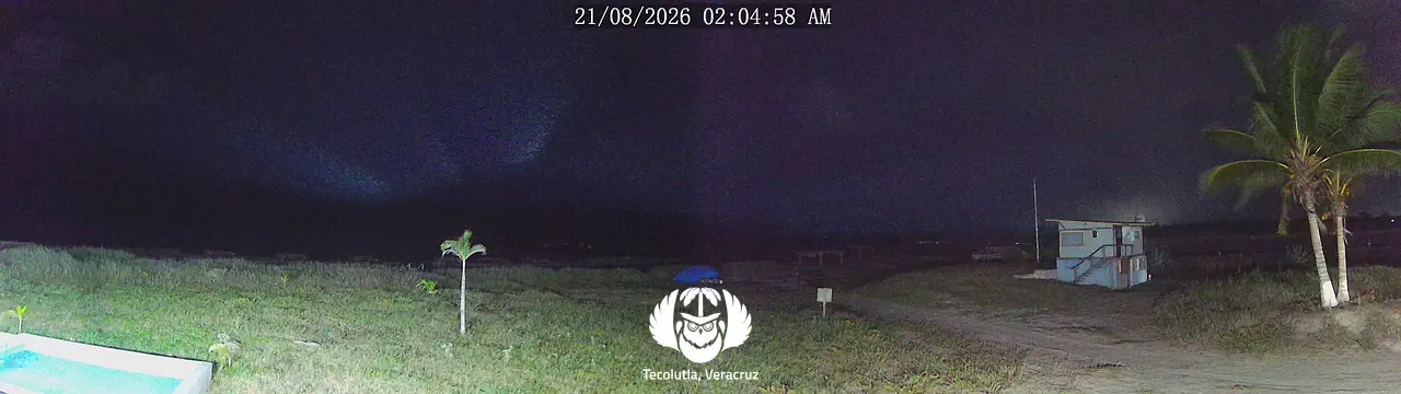 Vista panorámica de la playa y las escolleras desde Casa Arena, en Tecolutla, Veracruz.