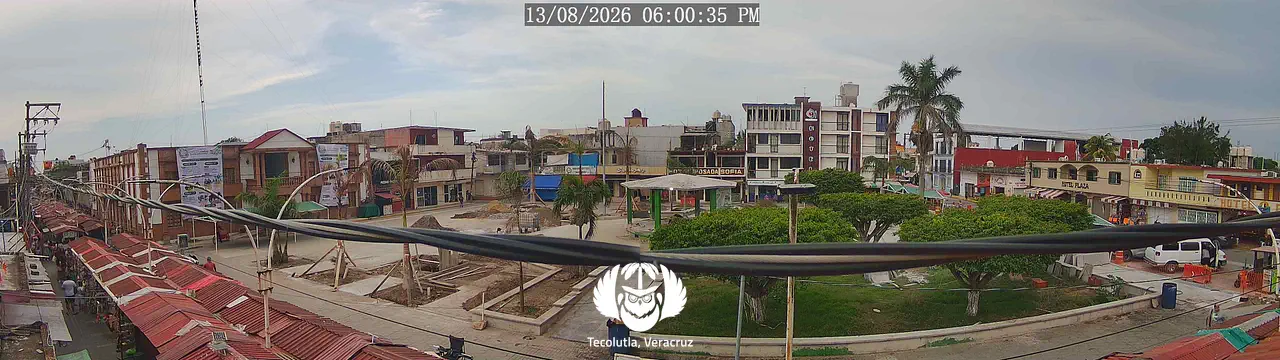 Vista panorámica del Parque Miguel Hidalgo desde Taquería El Jarocho, en Tecolutla, Veracruz.