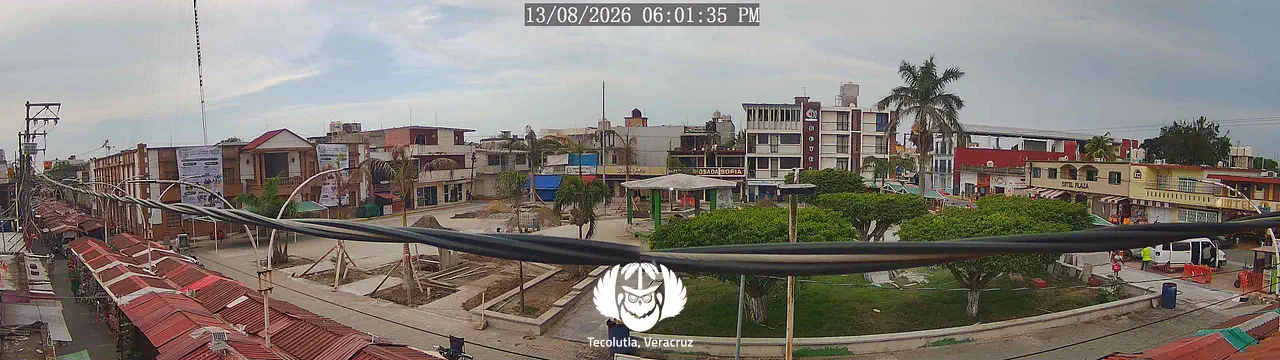 Vista panorámica del Parque Miguel Hidalgo desde Taquería El Jarocho, en Tecolutla, Veracruz.