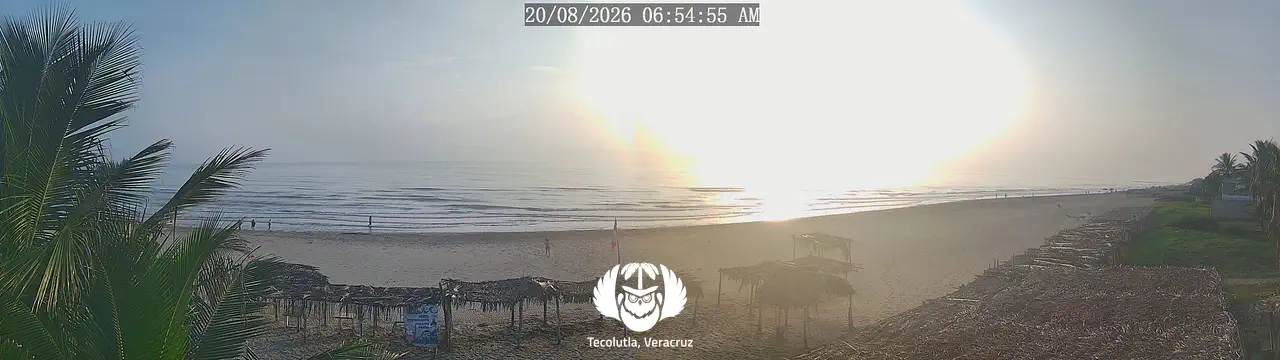 Vista panorámica de la playa desde el Hotel Coco Loco, en Tecolutla, Veracruz.