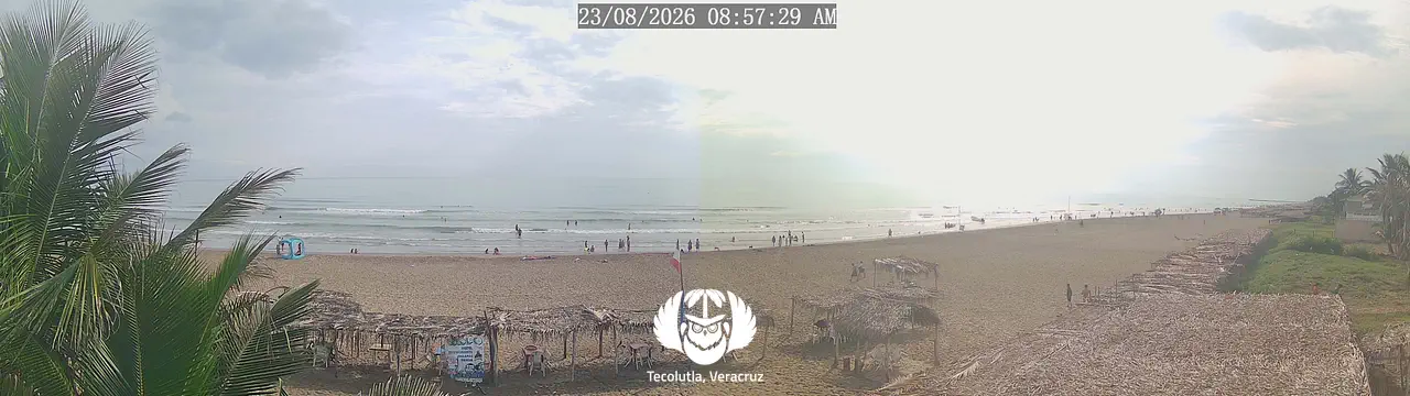 Vista panorámica de la playa desde el Hotel Coco Loco, en Tecolutla, Veracruz.