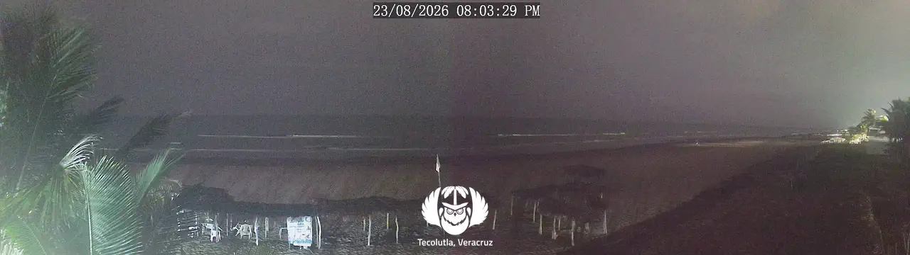 Vista panorámica de la playa desde el Hotel Coco Loco, en Tecolutla, Veracruz.