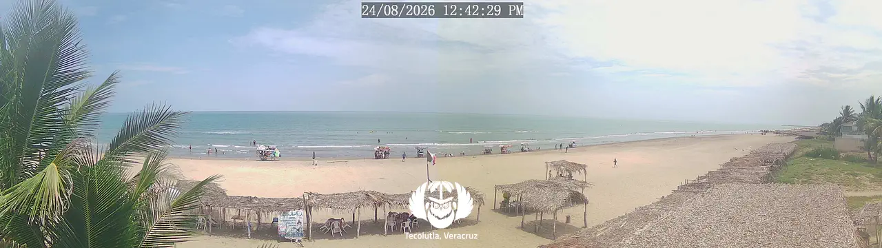 Vista panorámica de la playa desde el Hotel Coco Loco, en Tecolutla, Veracruz.